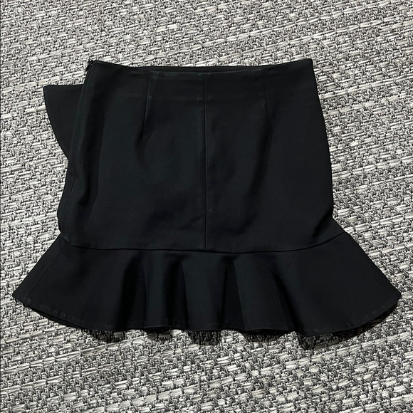 Zara Woman | Black Ruffle Mini Skirt - Picture 5 of 9